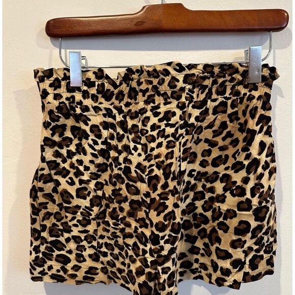 Ambiance Apparel Leopard Print Shorts Women’s Medium Elastic Waist Drawstring - Picture 5 of 6